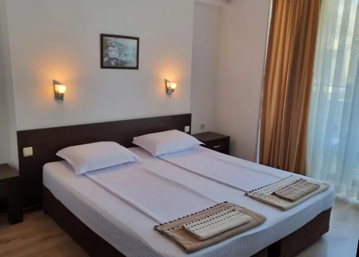 Стаи За Гости Мистрал Primorsko Foto